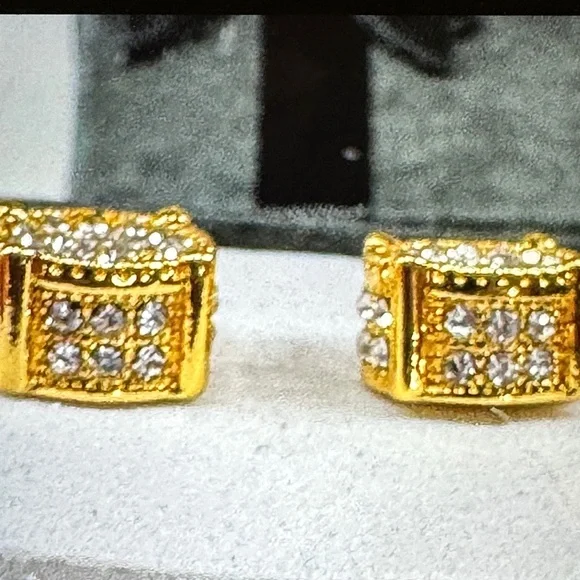 CZ Elegant Gold and Silver Stud Earrings. Boxed ready to gift. - Picture 5 of 11